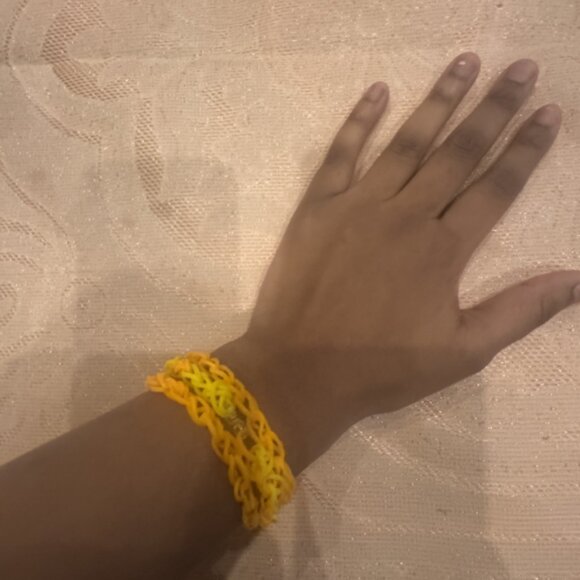 Loom bracelets - Picture 1 of 1